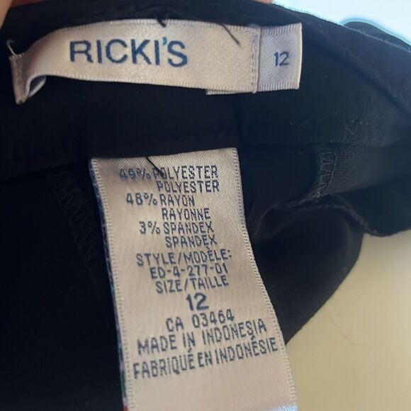 Rick’s black capris/ Size 12 - Picture 10 of 10